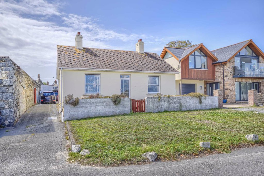 Beauvais, Picquerel Road, St Sampson 3 bedroom local market to buy in