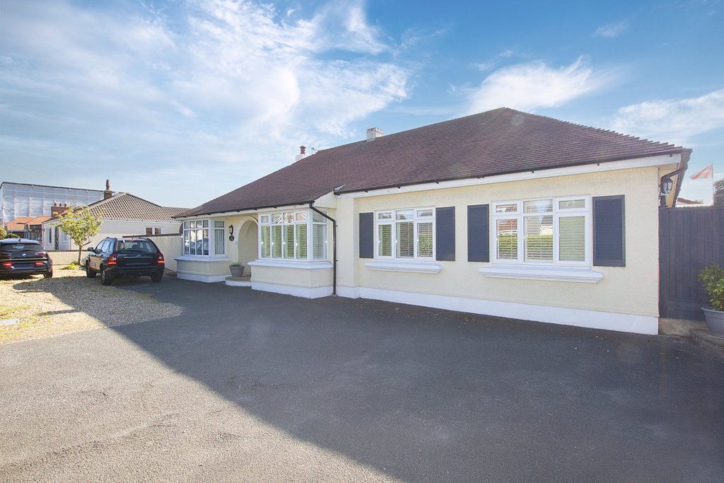 Route Militaire, St Sampson 4 bedroom local market bungalow