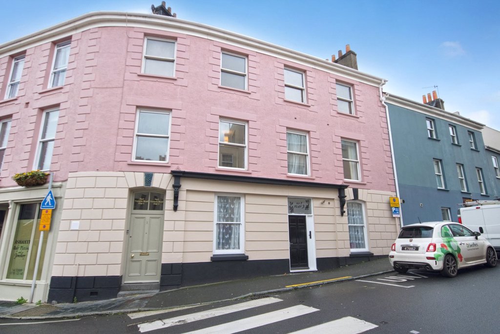 Flat 2, 1, Victoria Road, St Peter Port 1 bedroom local market