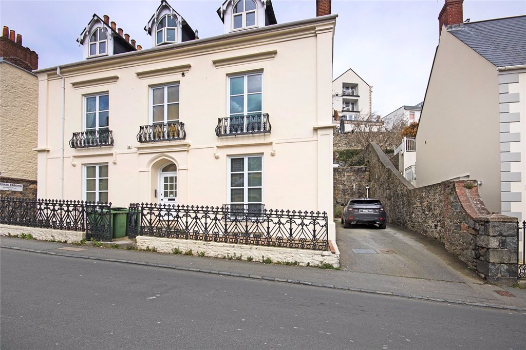Apartment 1, Grosvenor House, 52 Victoria Road, St Peter Port 5