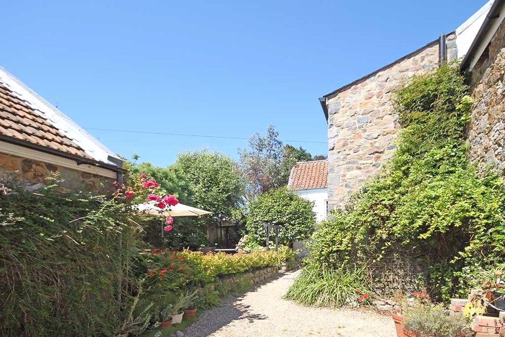Les Blanches Farm, La Route De Blanches, St Martins 3 bedroom local