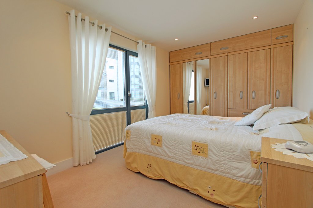11 Vue Du Godfrey, Vega Apartments, St Peter Port 3 bedroom local