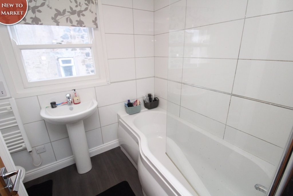 Flat 3, Gabriel's Court, St Peter Port 2 bedroom local market apartment to rent in Guernsey