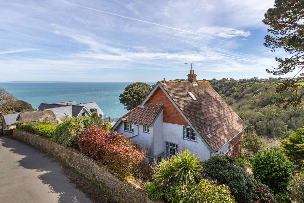 La Velleresse, Becquet Road, St Peter Port 4 bedroom open market