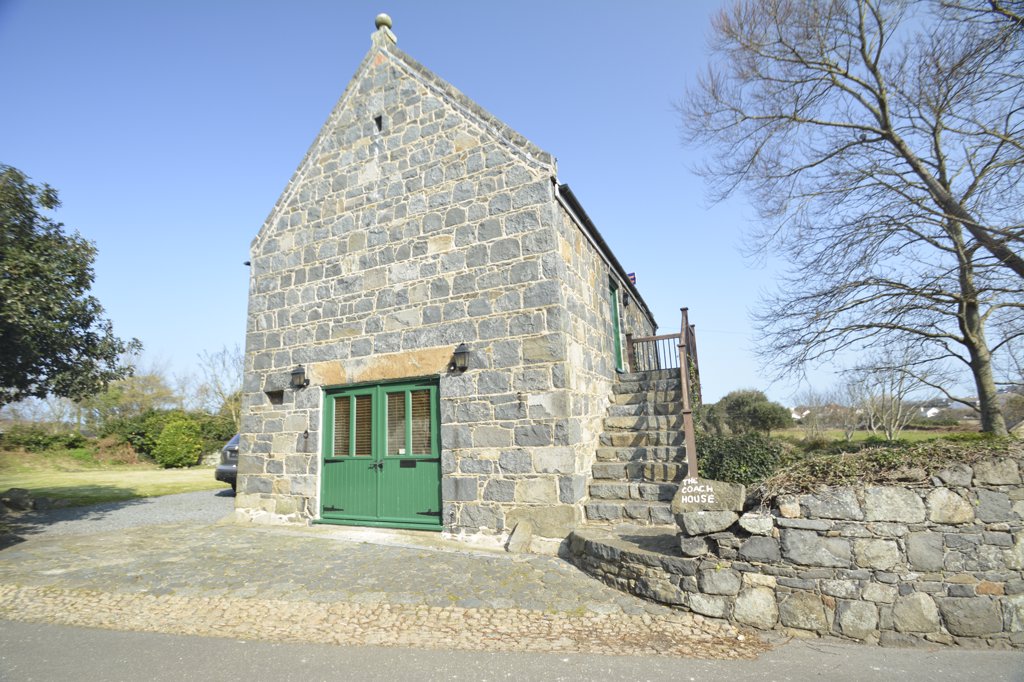 The Coach House, Rue D'Aval, St Sampson 2 bedroom local market house