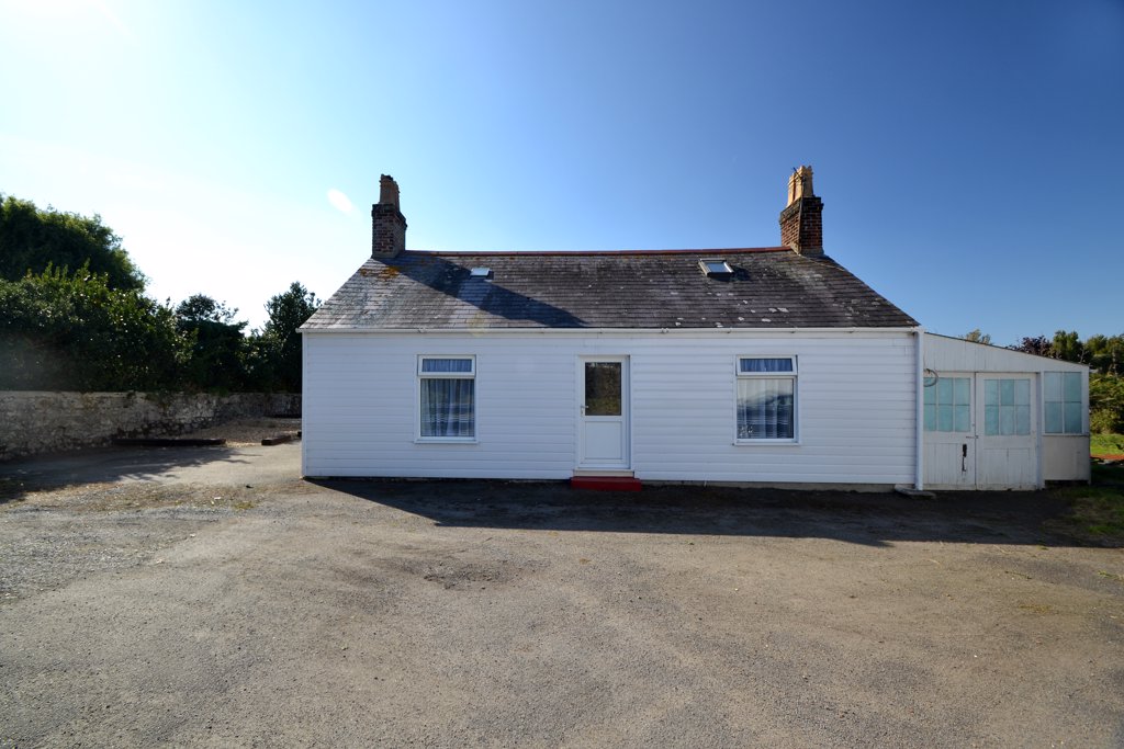 Lowlands, Longue Rue, St Saviour 3 bedroom local market cottage to