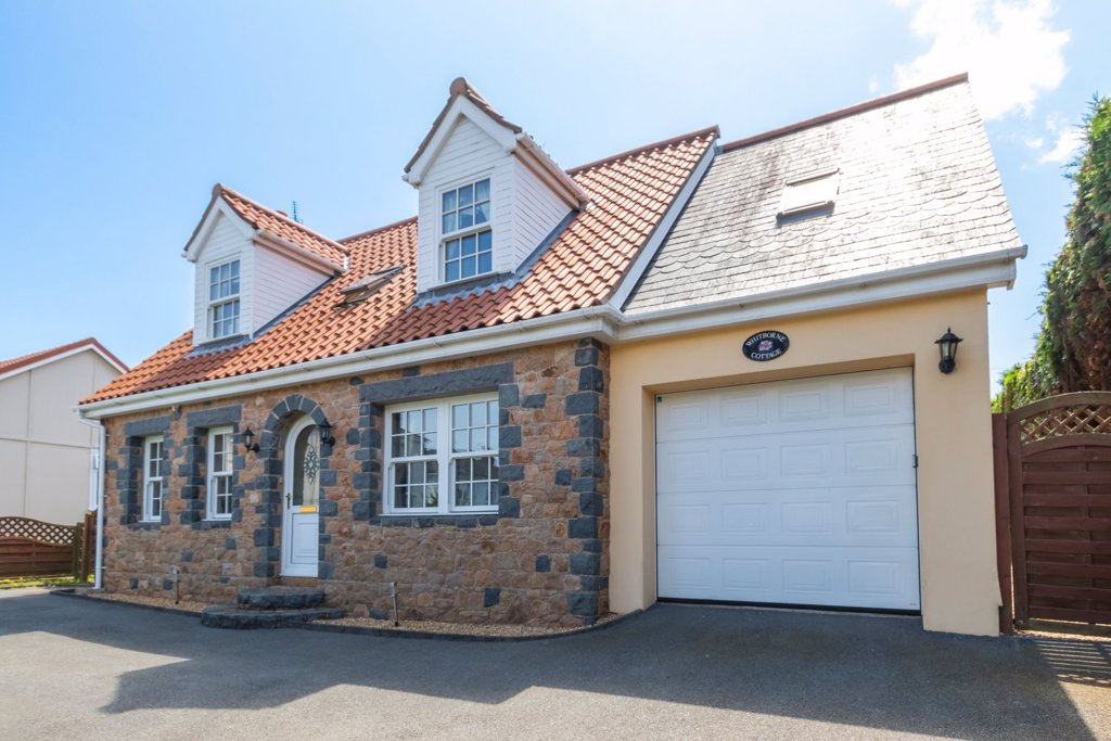 Whitborne Cottage, Damouettes Lane, St Peter Port 4 bedroom local