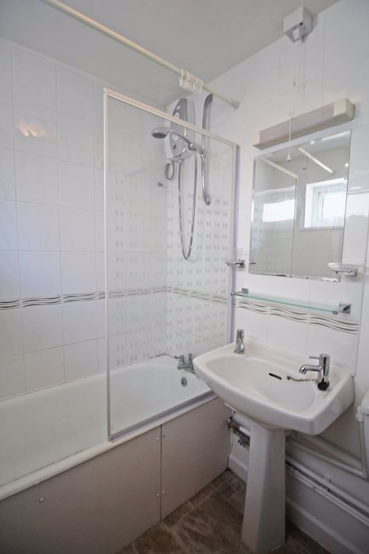 Flat 7 Mont Clare, Sohier Road, Vale 2 bedroom local market flat to rent in Guernsey Seeker.gg