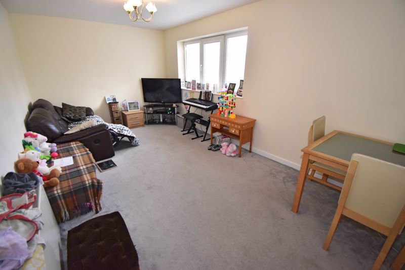 Flat 1 Mont Clare, Sohier Road, Vale 2 bedroom local market flat to