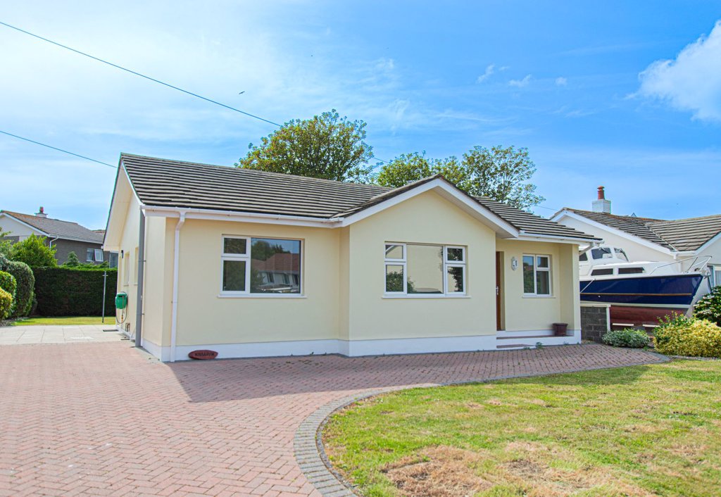 Kinsarvick, Longue Rue, St Martins 3 bedroom local market bungalow to