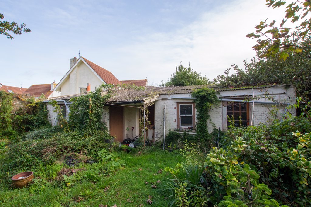 The Shrubberies, Route Militaire, St Sampson 1 bedroom local market