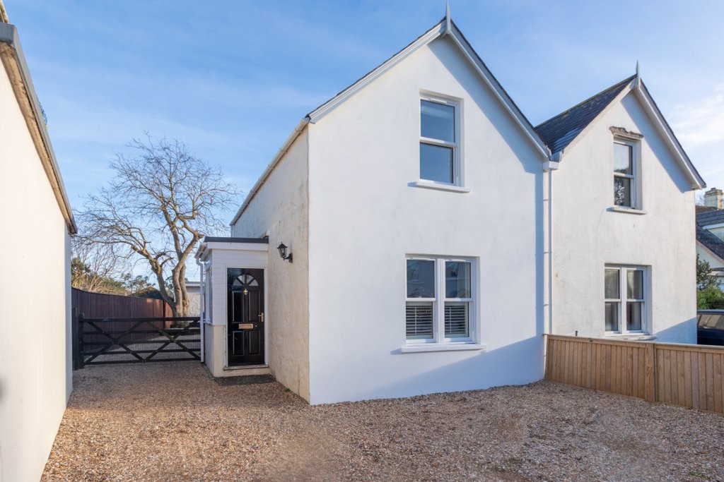 Rosablanche, Footes Lane, St Peter Port 2 bedroom local market semi
