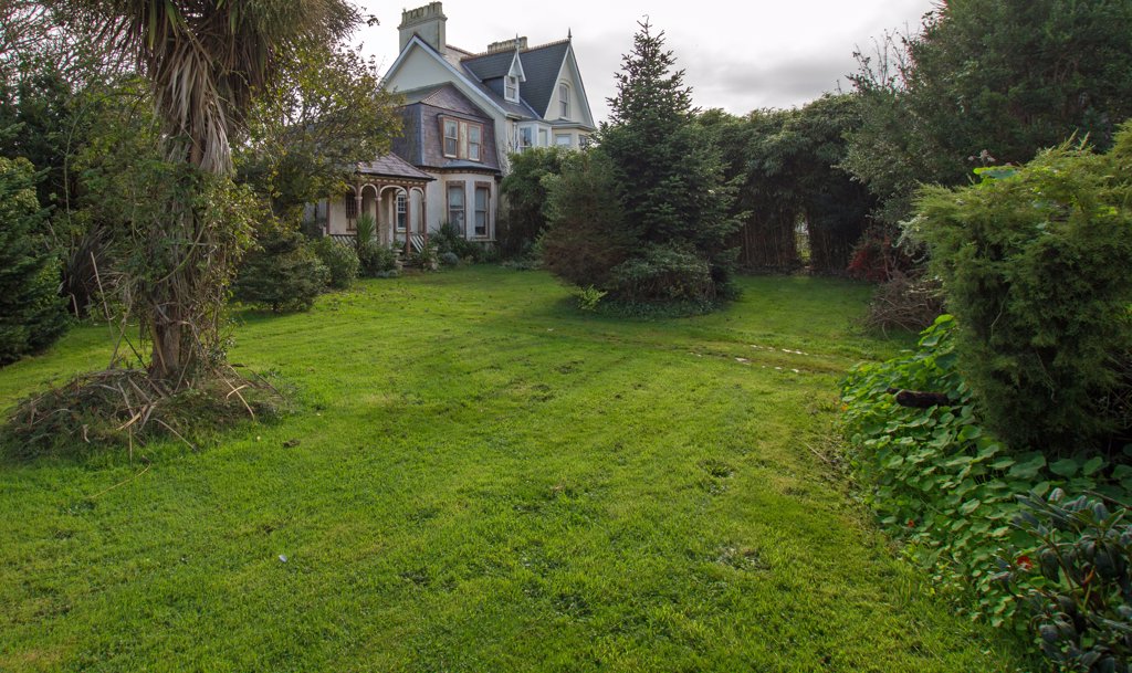 The Shrubberies, Route Militaire, St Sampson 1 bedroom local market