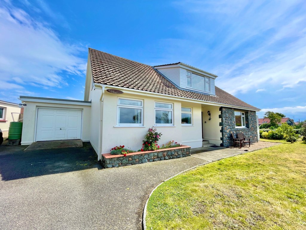 Le Mirage, Rue De La Madeleine, St Peters local market bungalow to