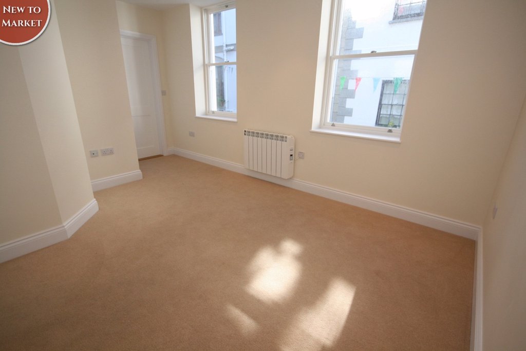 Flat 1, 14 Mill Street, St Peter Port 1 bedroom local market
