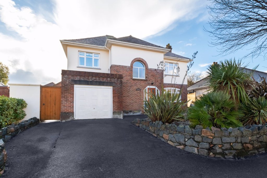 Harcourt, Avenue Du Manoir, Ville Au Roi, St Peter Port 3 bedroom