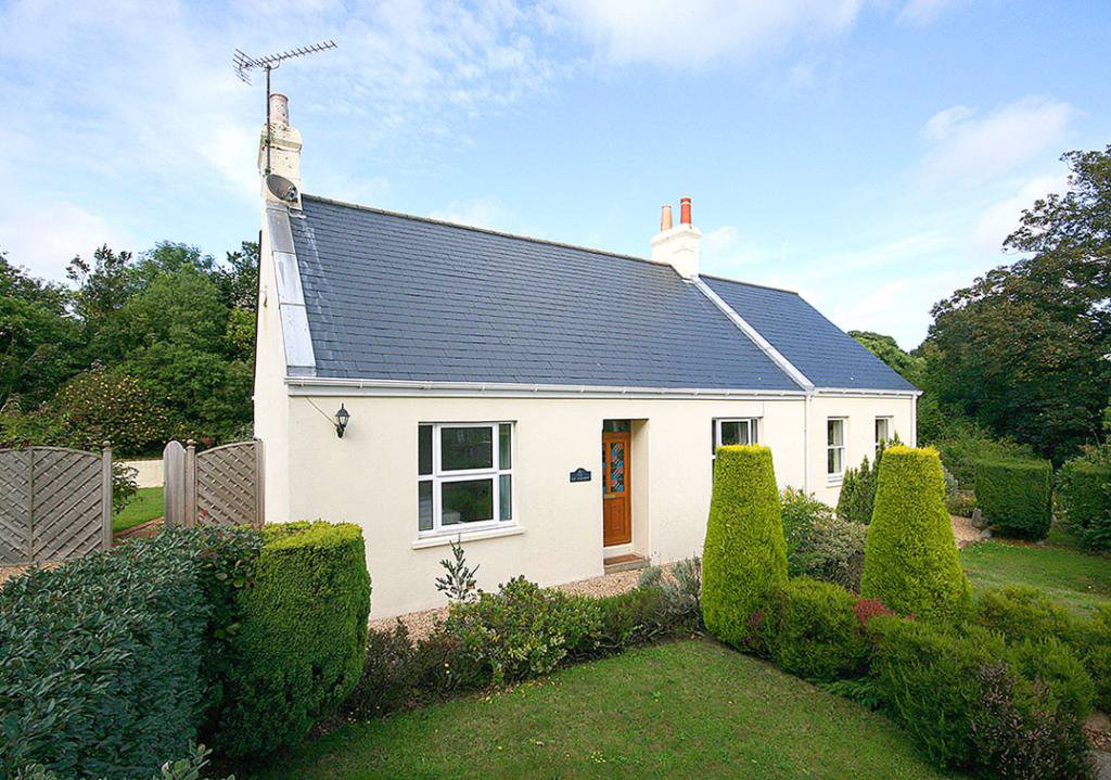 Le Croisy, Icart Road, St Martins 4 bedroom local market house to buy