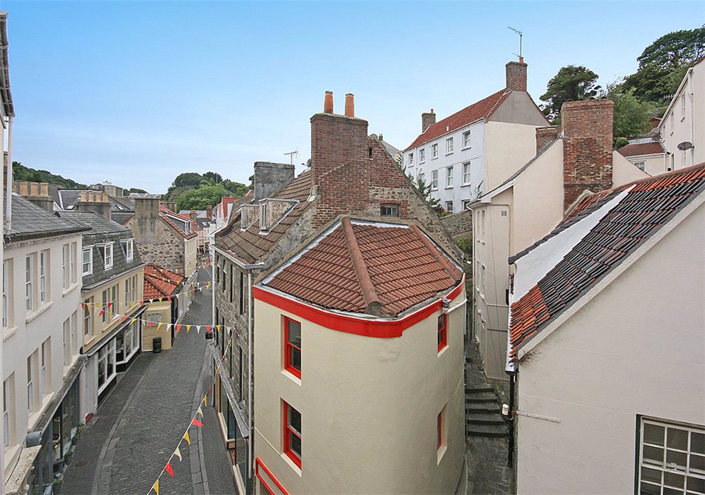 9 Tudor Apartments, Mill Street, St Peter Port 1 bedroom open market