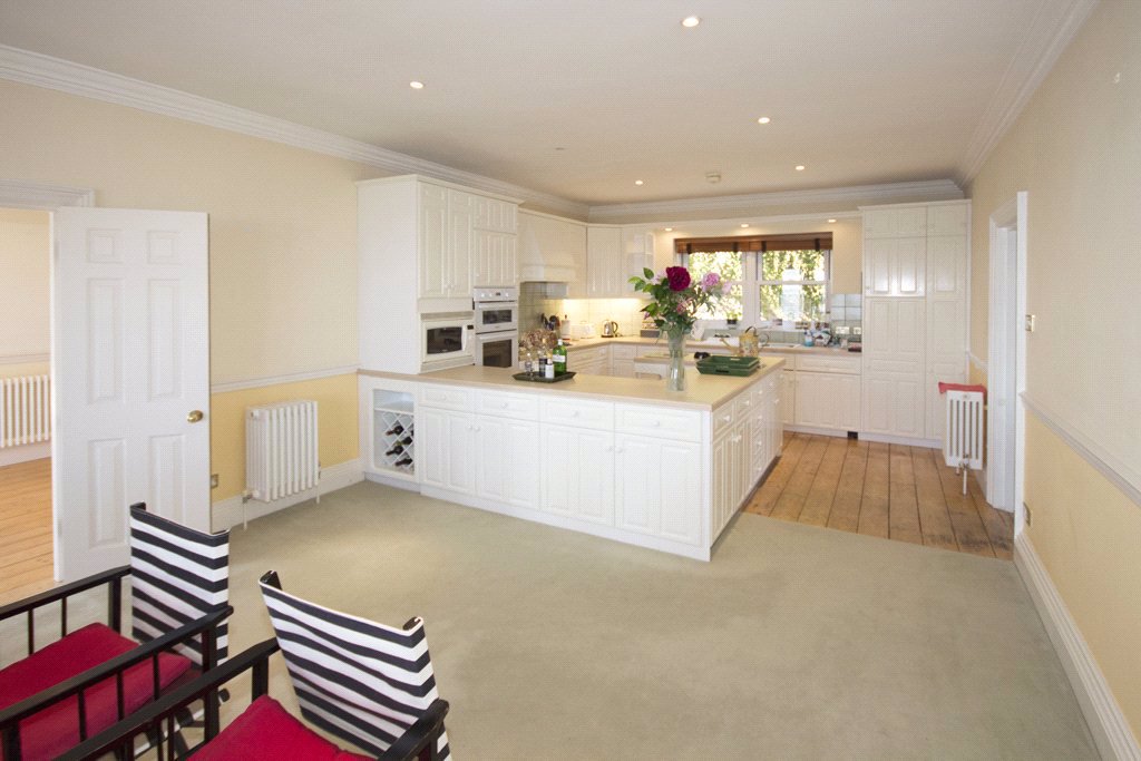 Les Echelons, The Strand, St Peter Port 5 bedroom open market house to rent in Guernsey