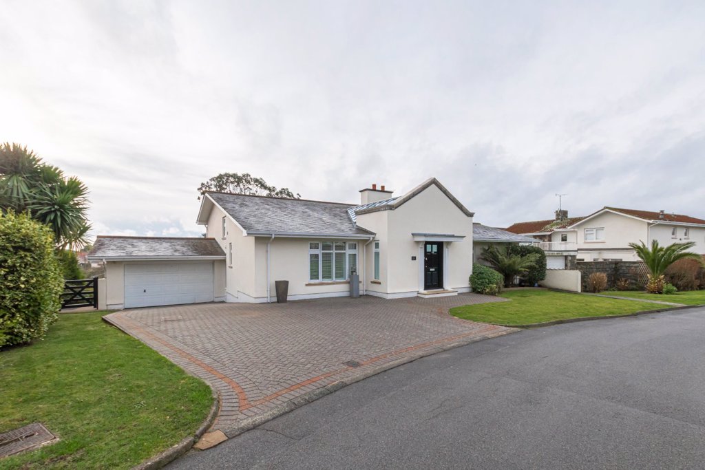 37 Avenue Morley, Fort St Peter Port 5 bedroom open market